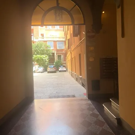 Casa Galliera Centro דירה *